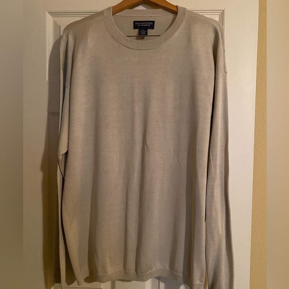 NWOT- Roundtree &York Men's Cream Sweater. XXL